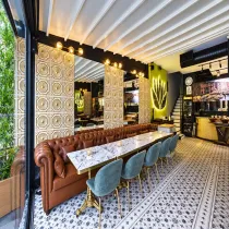 3D Karo Motifli Modern Restoran Duvar Kaplamaları